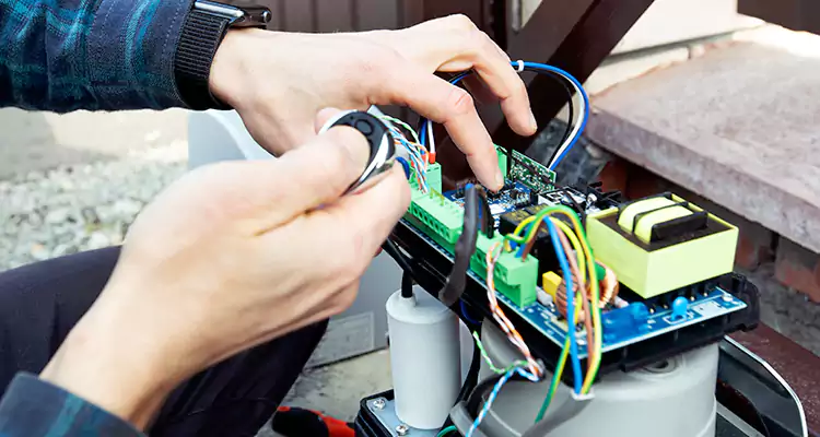 Automatic Driveway Gate Repair in Golden Glades, FL