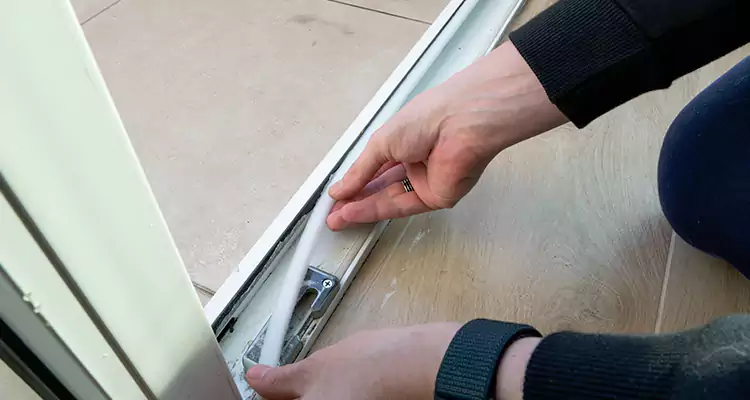 Garage Door Off Track Repair in Golden Glades, FL
