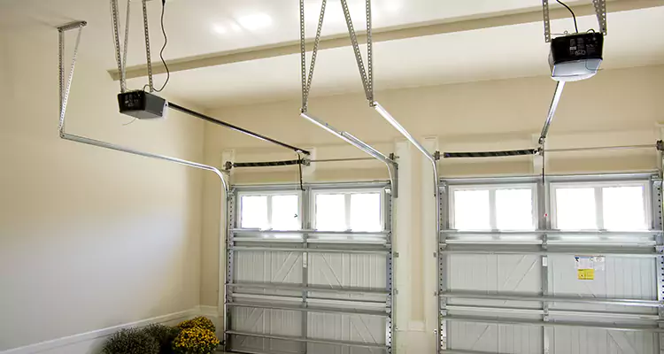 Residential Emergency Garage Door Repair in Golden Glades, FL