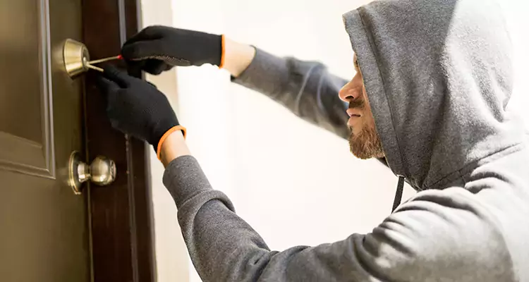 Emergency Motel Lock Repairs—Available 24/7 in Golden Glades, FL