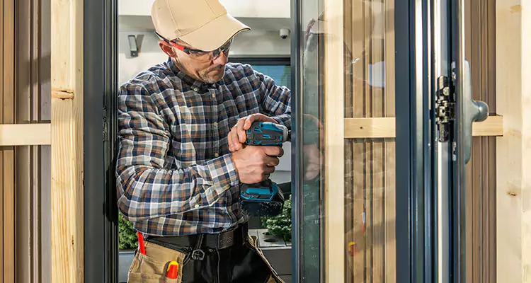Top-Rated Patio Door Handle and Lock Repair Service for Homeowners in Golden Glades, FL
